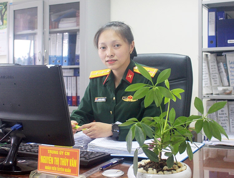 Trung úy Nguyễn Thị Thùy Vân