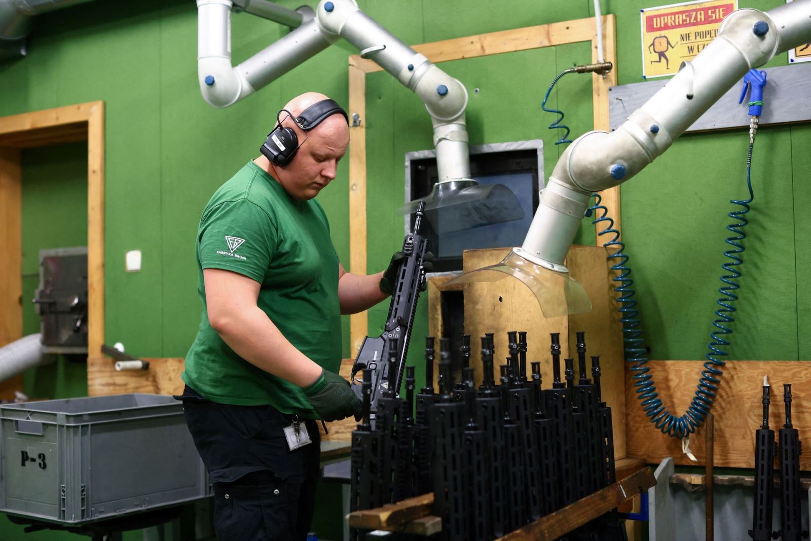 Các công ty Đông Âu tăng cường sản xuất vũ khí để gửi cho Ukraine