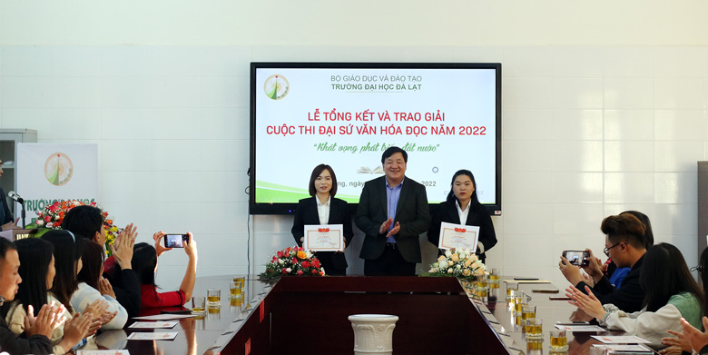 Hai sinh viên Trường Đại học Đà Lạt đạt giải Cuộc thi Đại sứ Văn hóa đọc toàn quốc