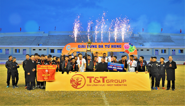 Đội Khánh Hòa vô địch Giải Bóng đá Tứ hùng tại Đà Lạt