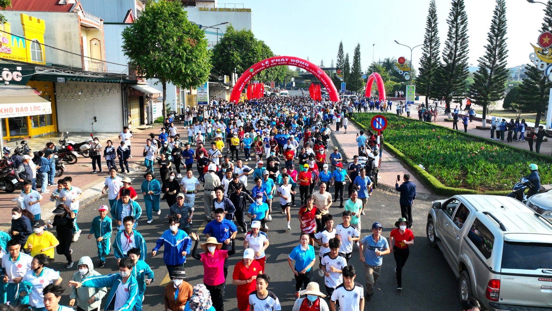 Bảo Lộc: Hơn 2.000 người tham gia chạy Olympic vì sức khỏe cộng đồng