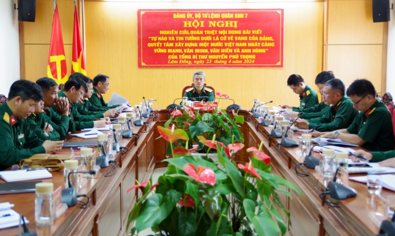Bộ Tư lệnh Quân khu 7 tổ chức nghiên cứu, quán triệt nội dung bài viết của Tổng Bí thư Nguyễn Phú Trọng