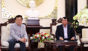 Ông Phạm S - Phó Chủ tịch UBND tỉnh Lâm Đồng tiếp đoàn công tác Hội Nhà báo Hàn Quốc