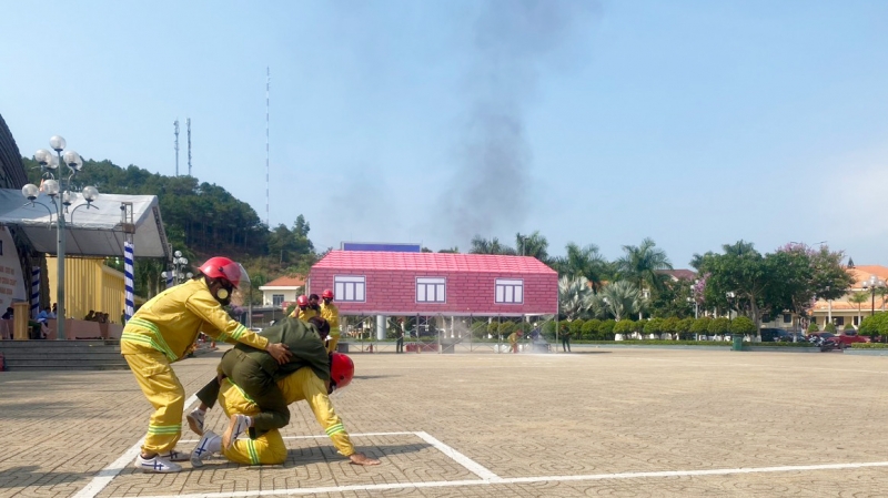 Lâm Hà: 13 đội thi tham gia nghiệp vụ chữa cháy và cứu nạn, cứu hộ
