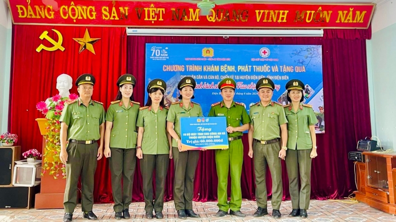 Công an tỉnh Lâm Đồng tham gia hoạt động ý nghĩa tại tỉnh Điện Biên