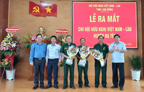 Đạ Tẻh: Thành lập Chi hội Hội hữu nghị Việt Nam – Lào