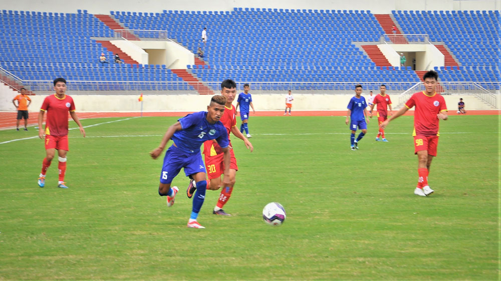 Bóng đá hạng nhì Lâm Đồng thắng 2-0 trước Gama Vĩnh Phúc trên sân nhà Đà Lạt