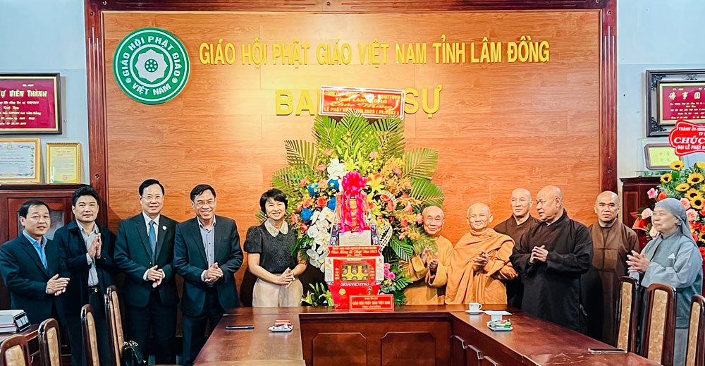 Lãnh đạo tỉnh chúc mừng Đại lễ Phật đản 2023