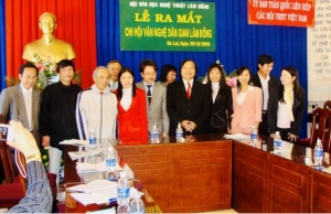 GS TSKH Tô Ngọc Thanh với Chi hội Văn nghệ dân gian Lâm Đồng