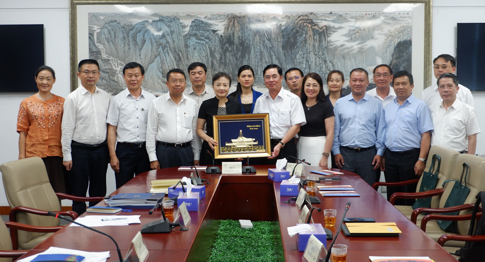 Đoàn công tác tỉnh Lâm Đồng làm việc với Cục Văn hóa - Thể thao và Du lịch Thâm Quyến