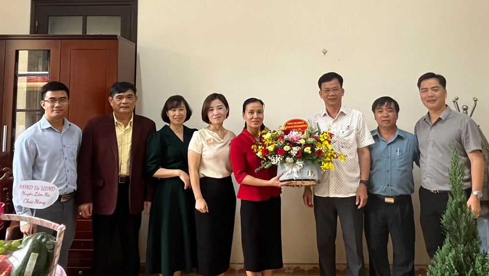 Lãnh đạo huyện Lâm Hà thăm, chúc mừng nhân Ngày truyền thống ngành Kiểm tra Đảng