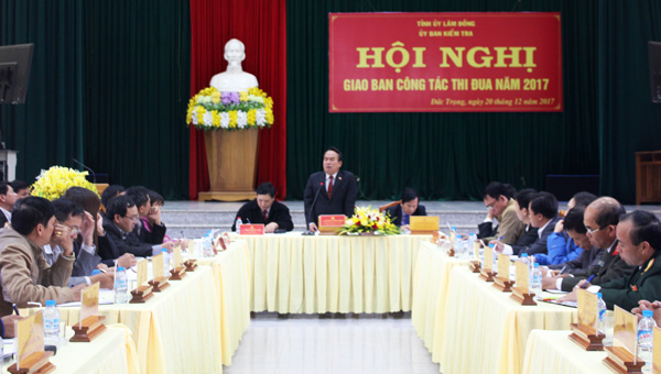Đồng chí Dương Công Hiệp phát biểu tại hội nghị