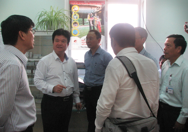 Đoàn công tác của BYT kiểm tra thực tế tại trạm y tế thị trấn Thạnh Mỹ - Đơn Dương