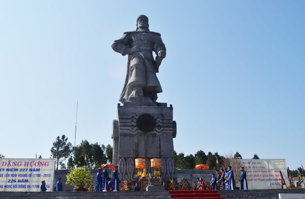Tượng đài Anh hùng dân tộc Quang Trung - Nguyễn Huệ ở Huế. Ảnh: Nguyễn Văn Toàn