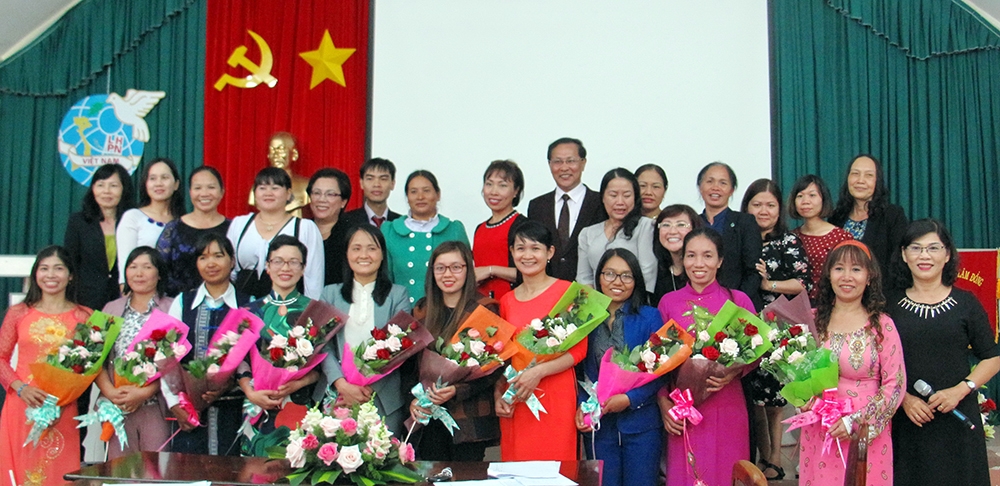 CLB Nữ Doanh nhân tỉnh kết nạp 13 chị có ý tưởng khởi nghiệp vào vòng chung kết Ngày Phụ nữ khởi nghiệp Lâm Đồng năm 2018 vào CLB