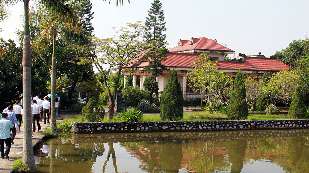 Khu nhà Tưởng niệm nhà văn, liệt sĩ Nam Cao