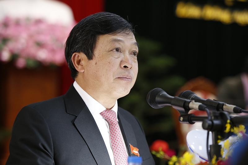 Ông Đoàn Văn Việt - Chủ tịch UBND tỉnh thông qua nghị quyết miễn nhiệm chức danh theo quy định