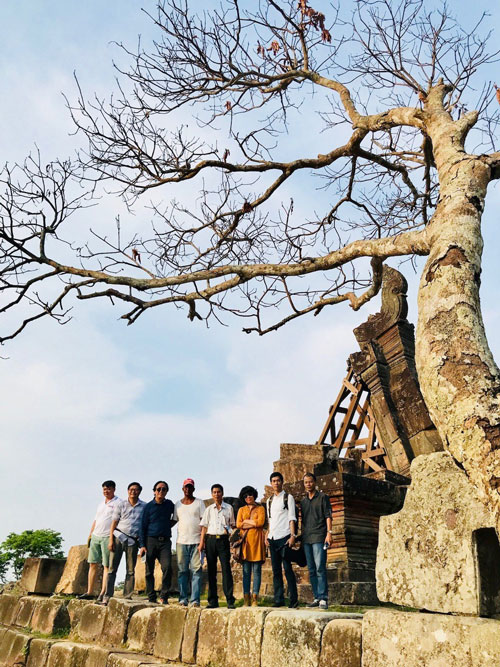 Nhóm làm phim tại Đền Preah Vihear