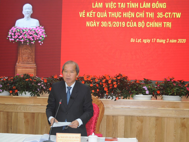 Đồng chí Bí thư Tỉnh ủy Lâm Đồng Nguyễn Xuân Tiến phát biểu tại buổi làm việc