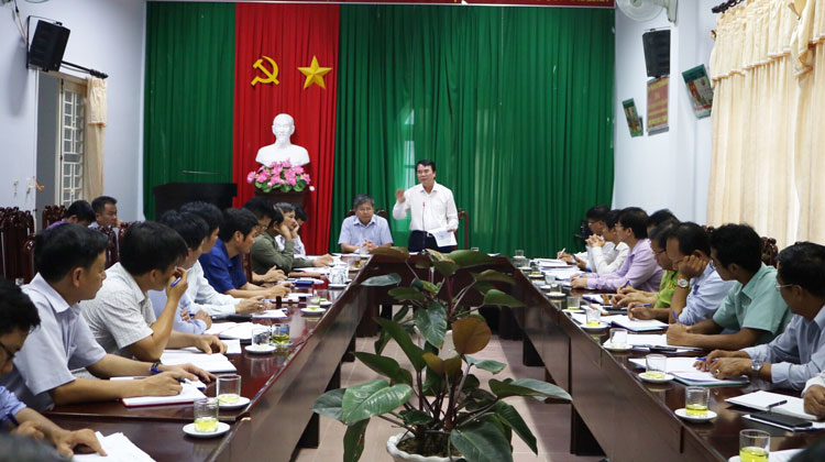 Phó Chủ tịch UBND tỉnh làm việc tại huyện Đam Rông về tình hình sản xuất nông nghiệp, công tác phòng chống hạn và quản lý bảo vệ rừng