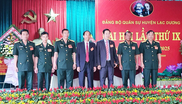 Ban Chấp hành Đảng bộ Quân sự huyện Lạc Dương ra mắt Đại hội