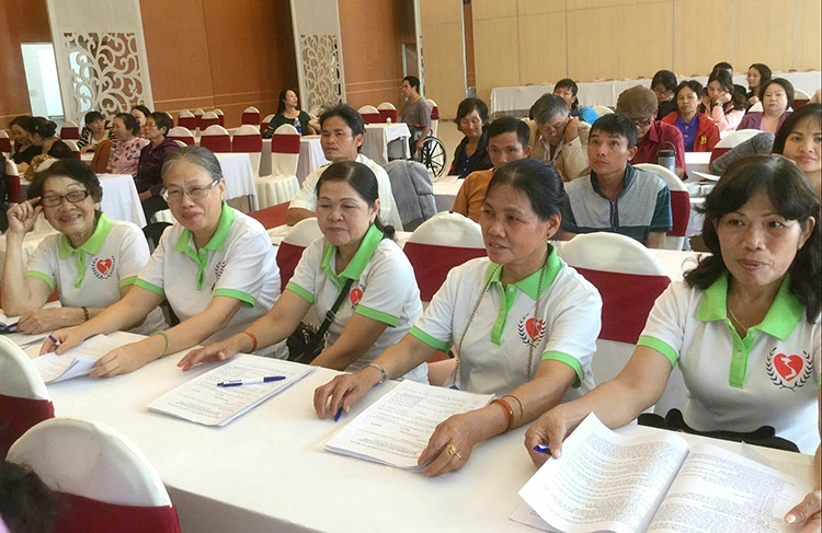 Các đại biểu Hội Bảo trợ Bệnh nhân nghèo - Người Tàn tật và Trẻ mồ côi Lâm Đồng tham dự lớp tập huấn các chuyên đề do Trung ương Hội tổ chức