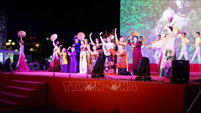 Khai mạc triển lãm 'Không gian Di sản văn hóa Việt Nam'