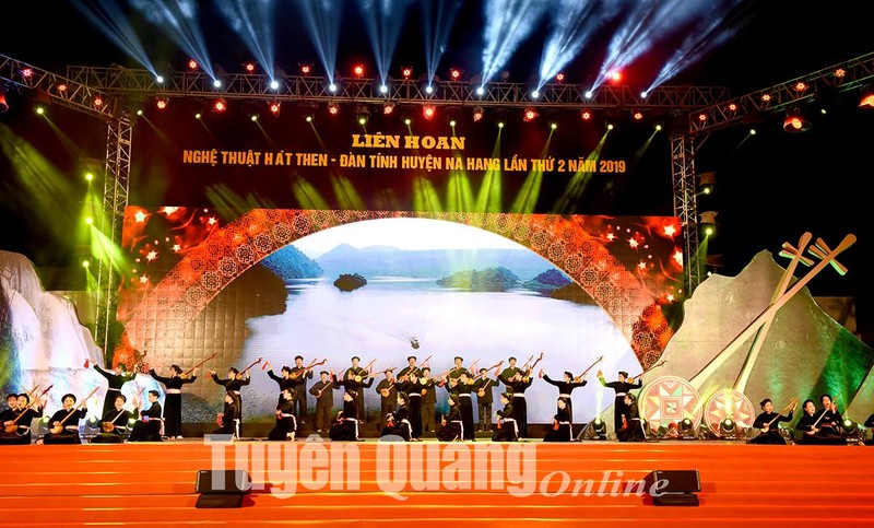 Một tiết mục hát Then được biểu diễn tại Liên hoan hát Then, đàn Tính huyện Na Hang năm 2019