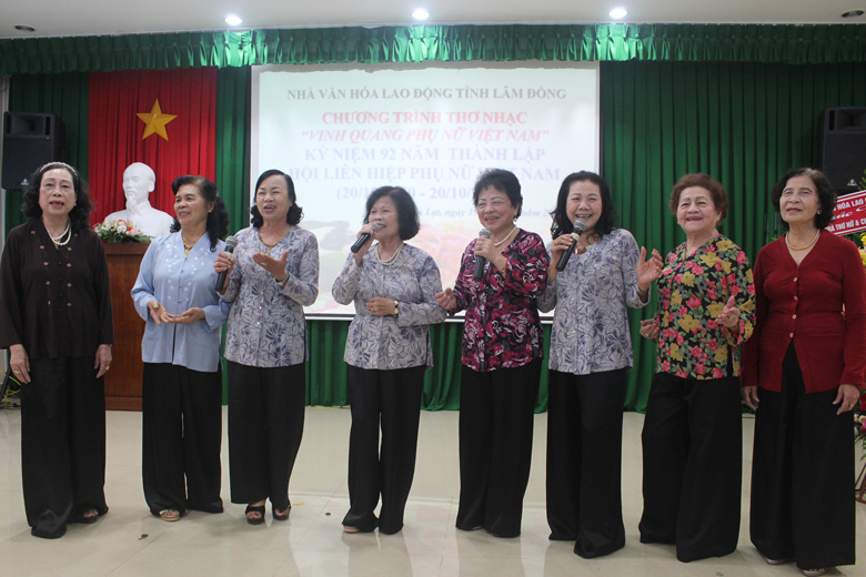 Giao lưu thơ nhạc ''Vinh quang Phụ nữ Việt Nam''
