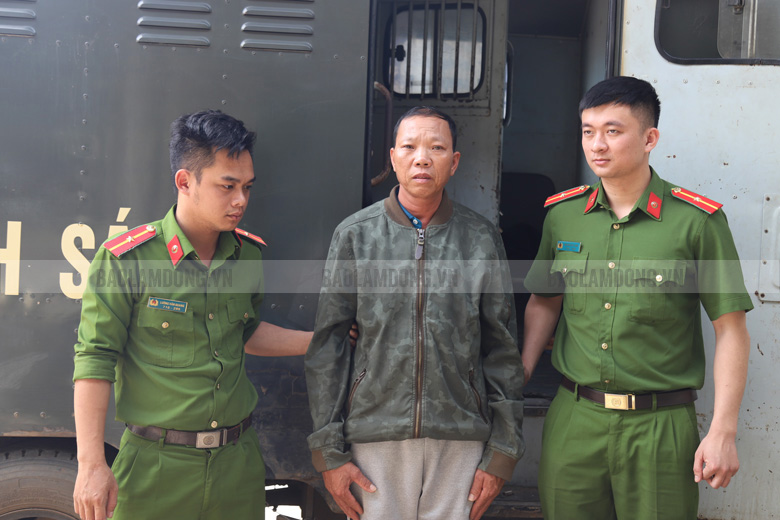 Bị can Trần Văn Định bị bắt tạm giam với vai trò đồng phạm giúp sức cho Huyền