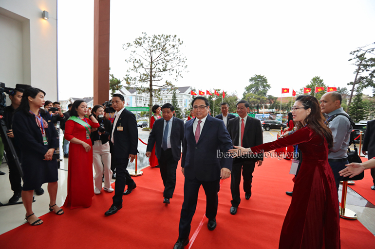 Sáng 20/11, Thủ tướng Chính phủ Phạm Minh Chính có mặt tại Trung tâm hành chính tỉnh Lâm Đồng để chủ trì Hội nghị Triển khai chương trình hành động của Chính phủ thực hiện Nghị quyết số 23 của Bộ Chính trị