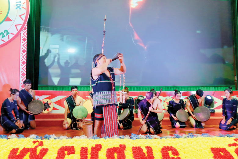 Một tiết mục tại “Liên hoan Văn hóa dân gian các dân tộc huyện Di Linh năm 2022”