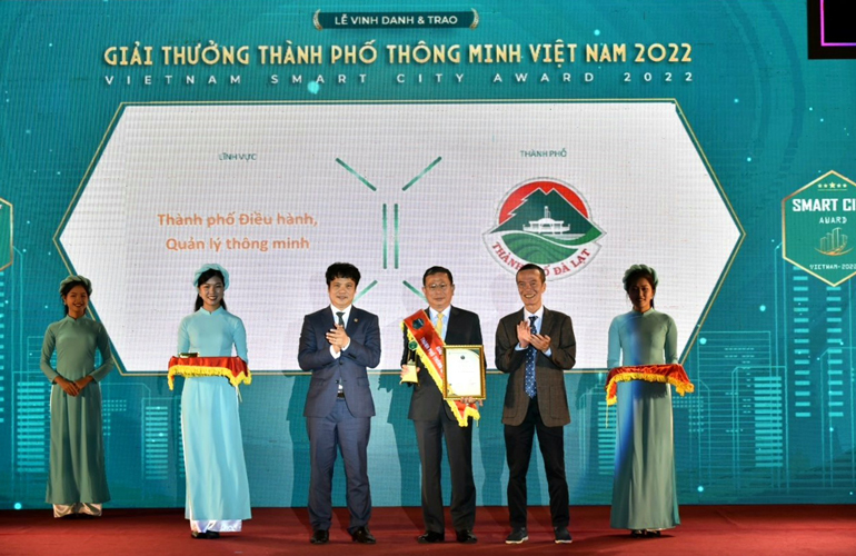 Thành phố Đà Lạt vinh dự nhận giải thưởng Thành phố Thông minh Việt Nam năm 2022