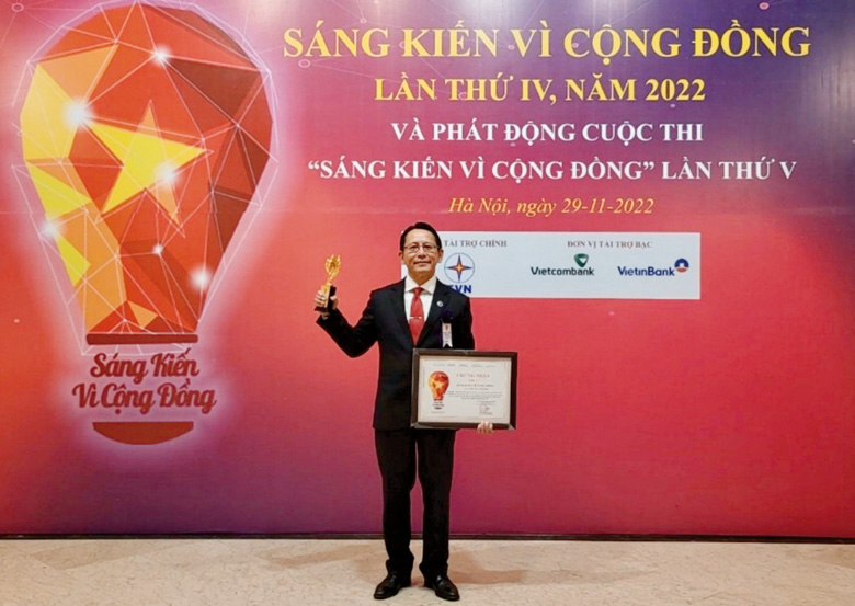 GS-TSKH-BS Dương Quý Sỹ nhận 2 giải thưởng của Cuộc thi 