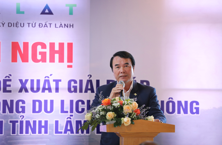 Phó Chủ tịch UBND tỉnh Lâm Đồng Phạm S phát biểu kết luận hội nghị