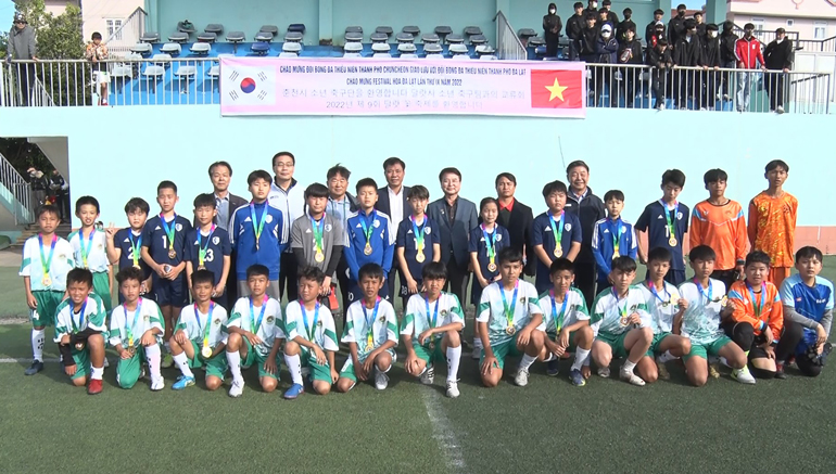 Giao lưu bóng đá thiếu niên 2 thành phố Đà Lạt và Chuncheon – Hàn Quốc