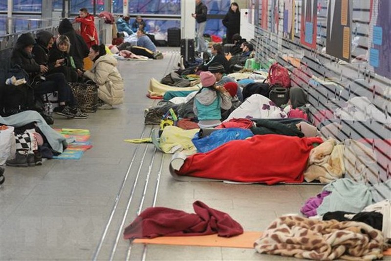 Người tị nạn từ Ukraine tại ga tàu hỏa ở Warsaw, Ba Lan, ngày 7/3/2022