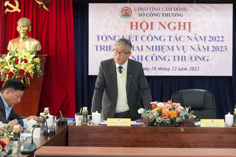  Ông Hoàng Trọng Hiền - GĐ Sở Công Thương Lâm Đồng phát biểu tại hội nghị