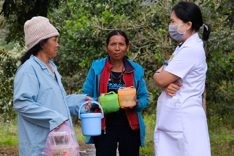 Người bệnh ấm lòng bởi sự quan tâm của y, bác sỹ và các tổ chức đoàn thể ở TTYT huyện Đam Rông