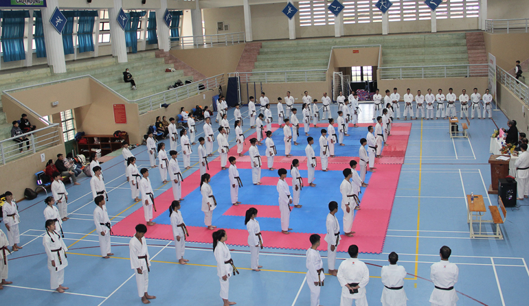Các võ sinh Karatedo Lâm Đồng và Bình Thuận tham gia kỳ thi huyền đai nâng đẳng lần thứ 30