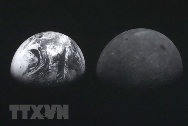 Hình ảnh Trái Đất (trái) và Mặt Trăng do tàu vũ trụ không người lái Danuri chụp và được công bố ngày 3/1/2023