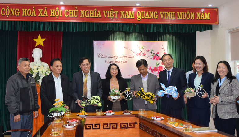 Phó Chủ tịch UBND tỉnh Võ Ngọc Hiệp  thăm, chúc tết Cơ sở cai nghiện ma túy Lâm Đồng và Nhân dân xã Ninh Gia