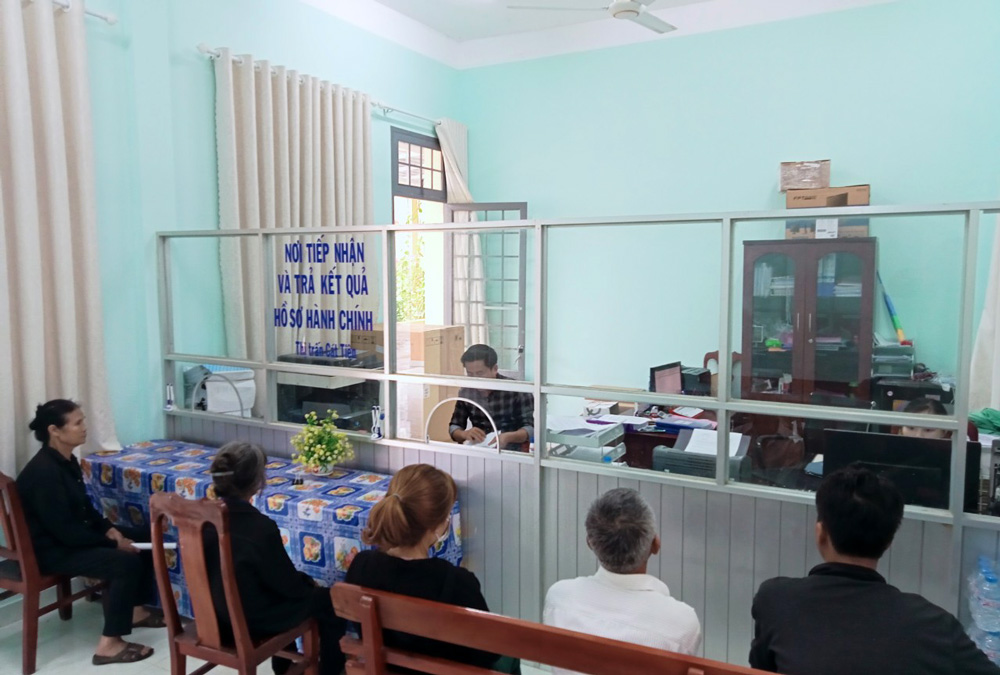 "Chính quyền thân thiện, vì Nhân dân phục vụ"