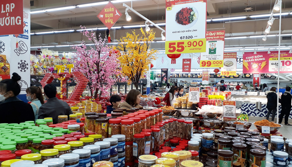 Hàng hóa phục vụ thị trường Tết phong phú, dồi dào