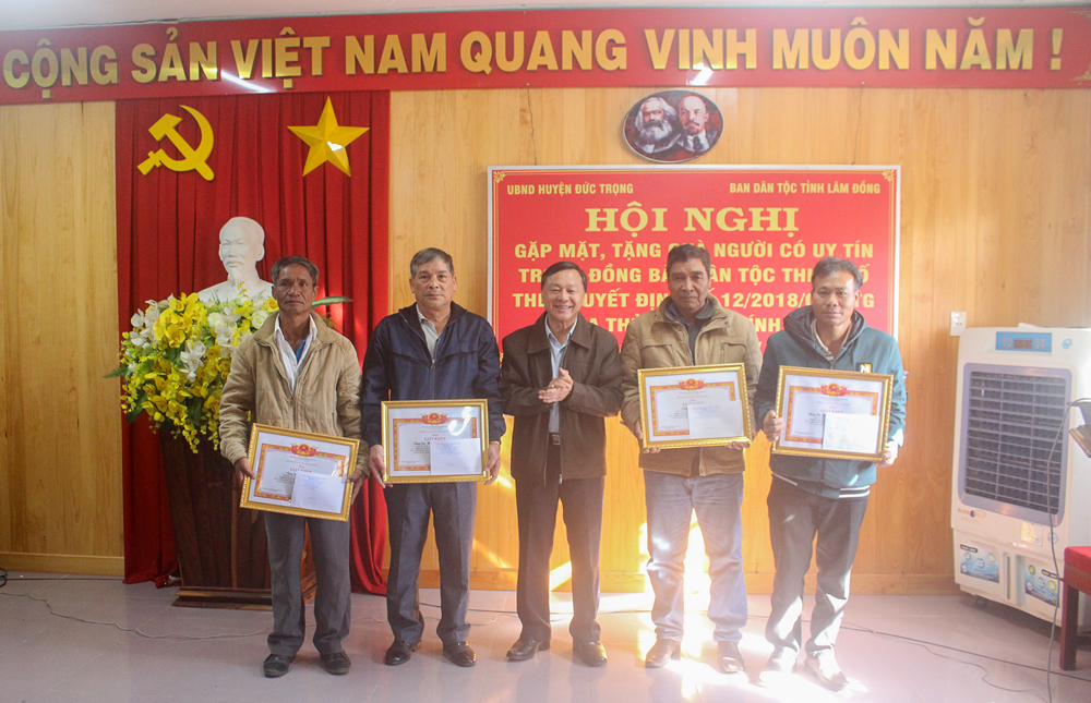 Gặp mặt người có uy tín vùng đồng bào dân tộc thiểu số tại Đức Trọng