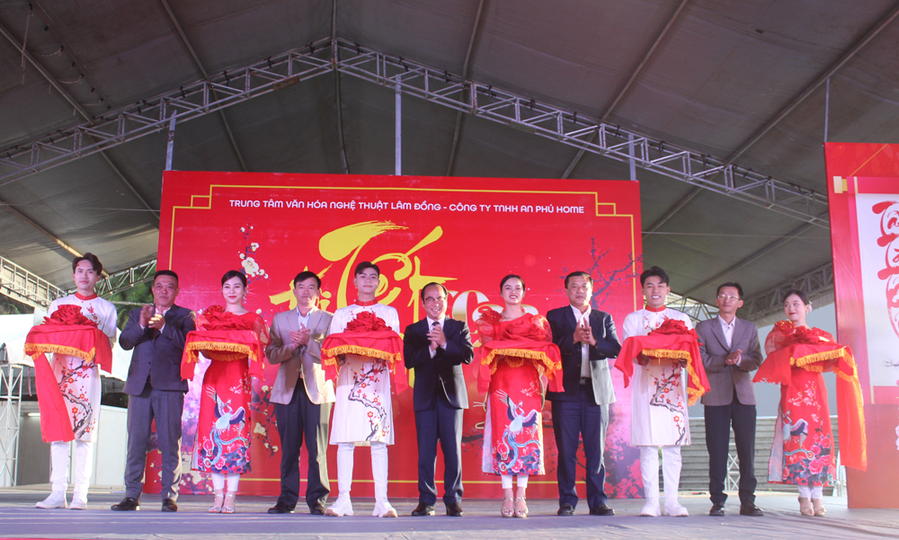 Khai mạc Hội Tết Quý Mão