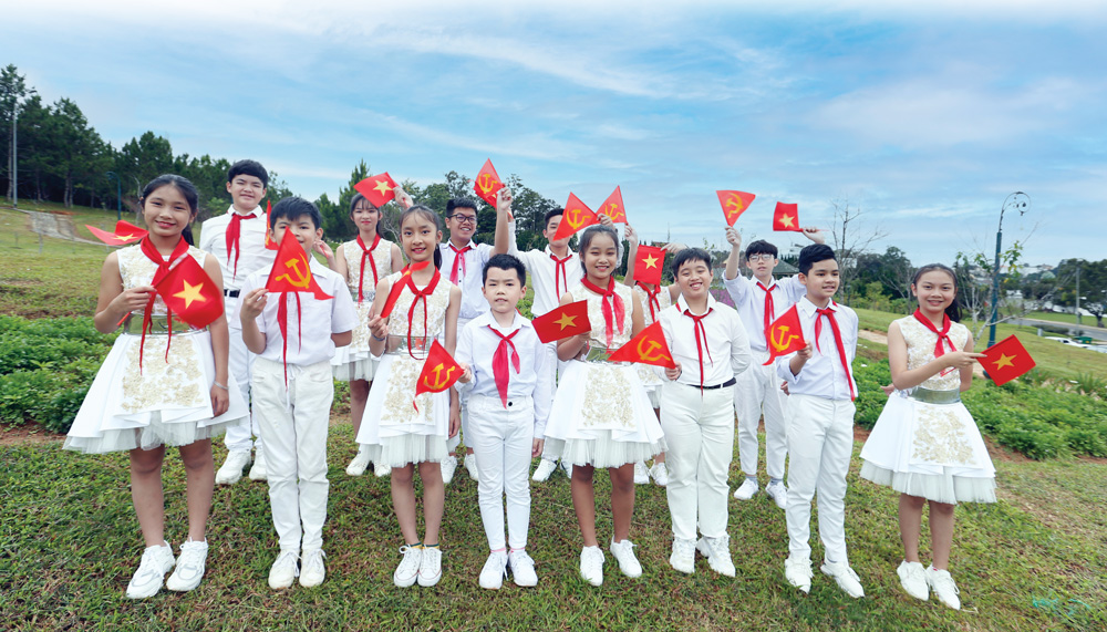 Tự hào 93 mùa xuân có Đảng
