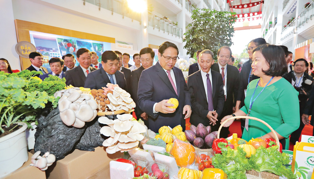 Quyết liệt, đồng bộ, đột phá,  kỷ cương, nêu gương, bản lĩnh, thực hiện hiệu quả mục tiêu phát triển kinh tế - xã hội