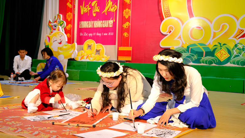 Sôi nổi Hội thi trang trí không gian tết