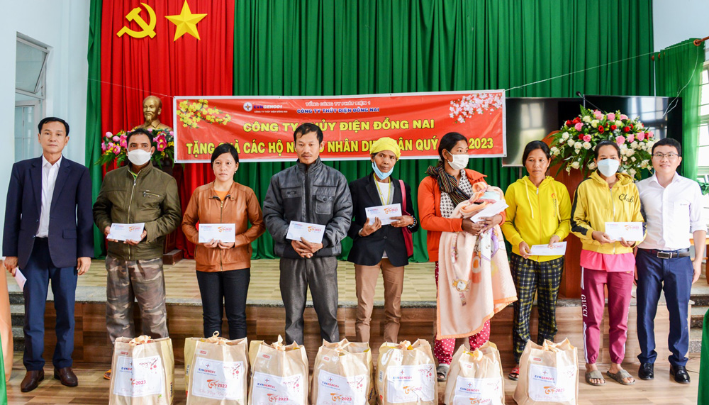 Công ty Thủy điện Đồng Nai đồng hành cùng người khó khăn đón tết